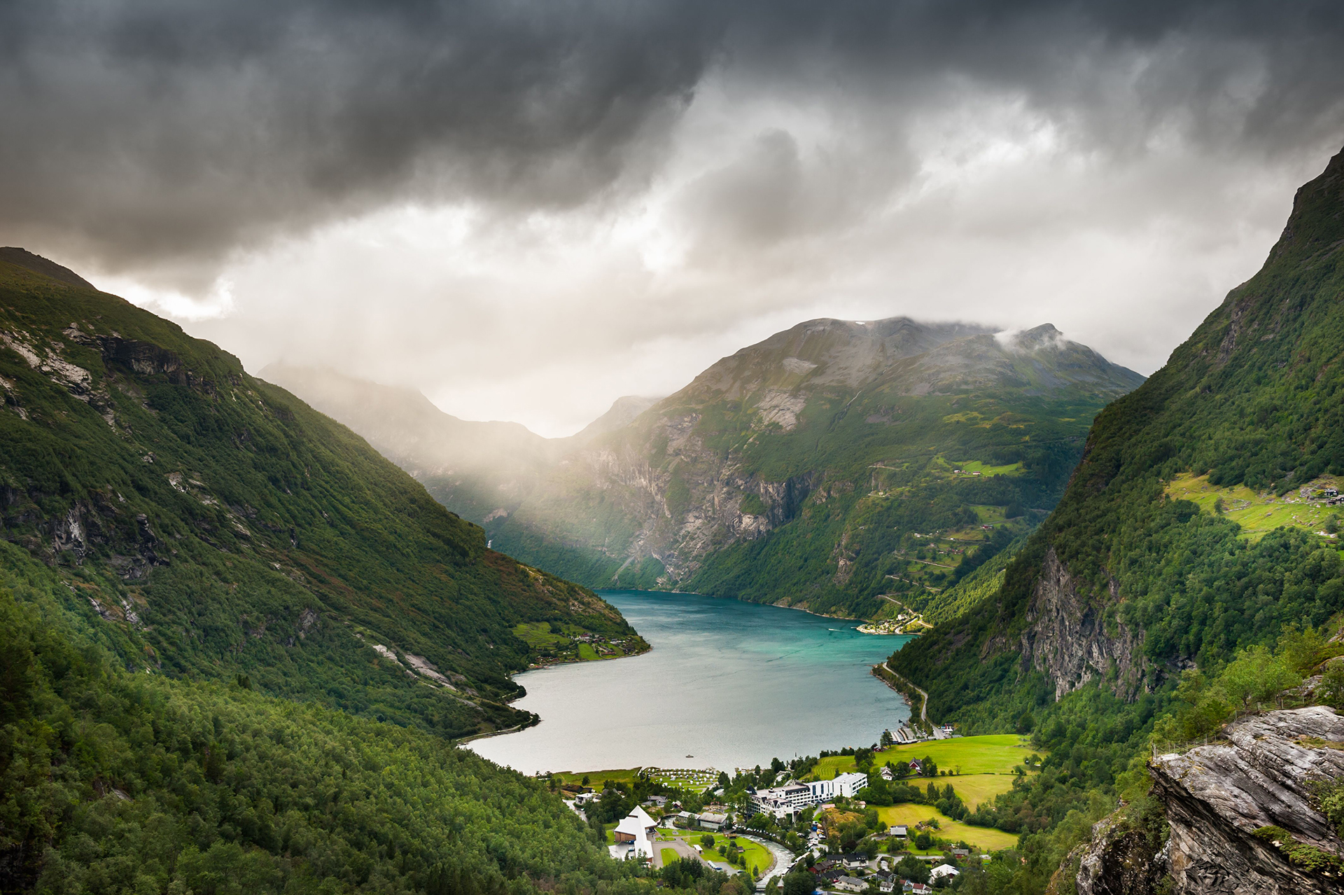 Geiranger shutterstock_1170013033_Olga Gavrilova.jpg